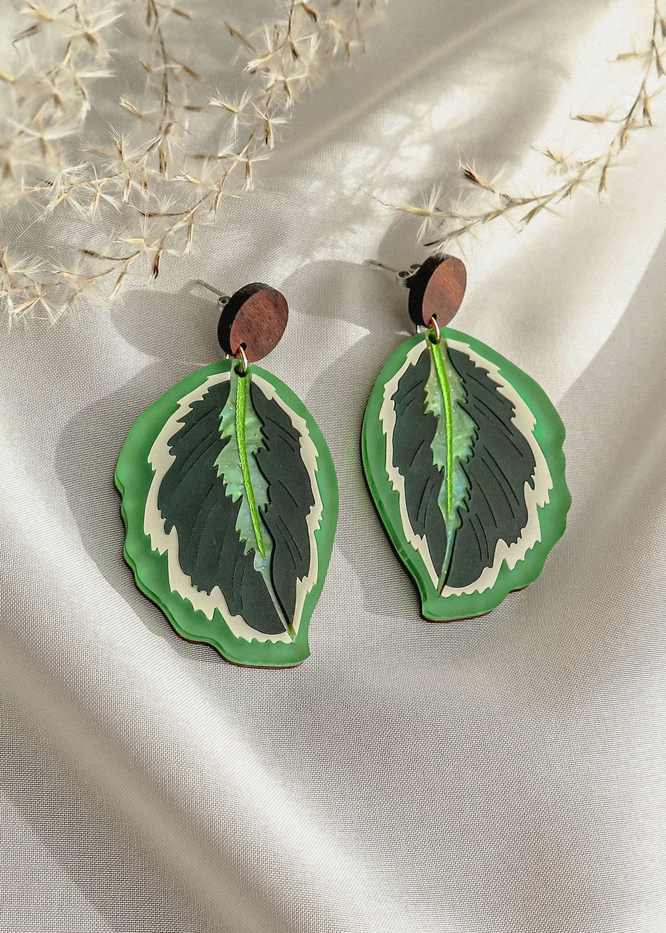Calathea Medallion Earrings - Green - DORUZOVA