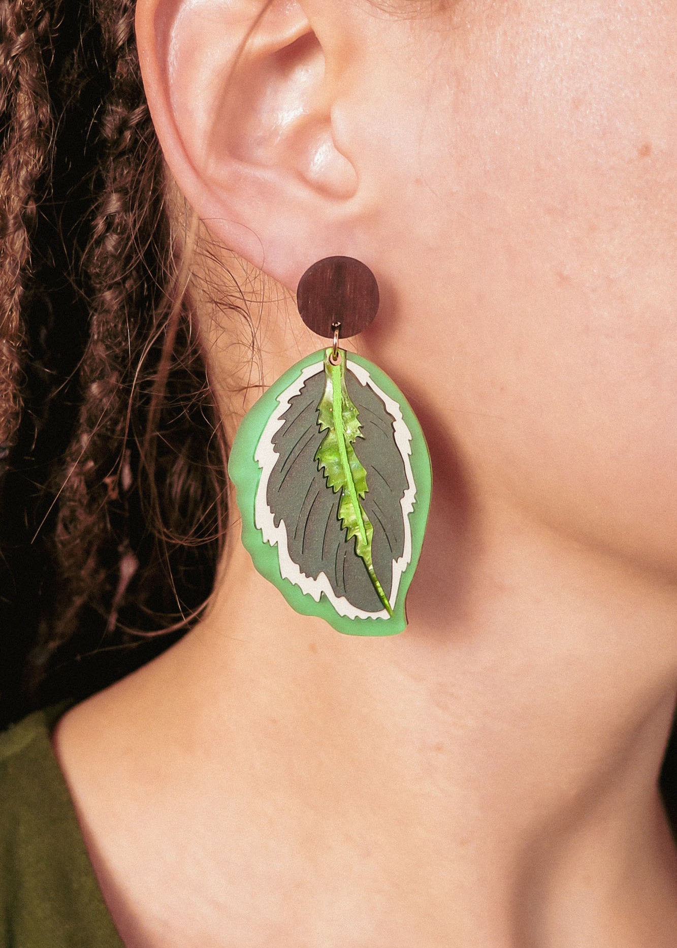 Calathea Medallion Earrings - Green - DORUZOVA